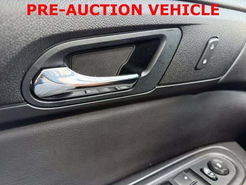 Used 2016 GMC Acadia SLE FWD image 26
