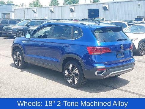 Used 2023 Volkswagen Taos SE AWD/4WD image 5