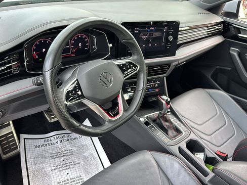 Used 2025 Volkswagen Jetta GLI Autobahn FWD image 13