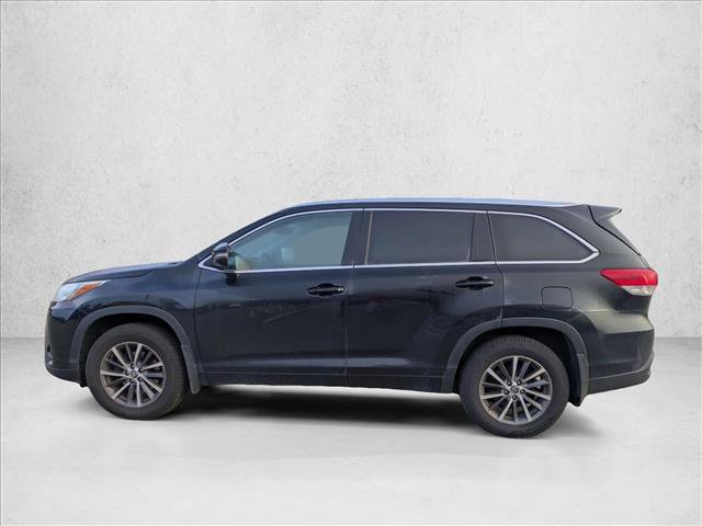 Used 2018 Toyota Highlander XLE AWD/4WD image 8