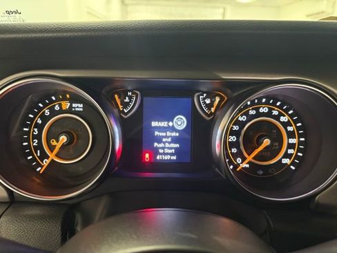 Used 2023 Jeep Gladiator Sport image 18