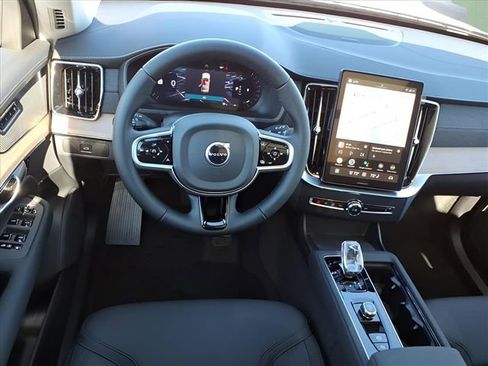 New 2026 Volvo XC90 B6 Plus w/ Protection Package Premier AWD/4WD image 13