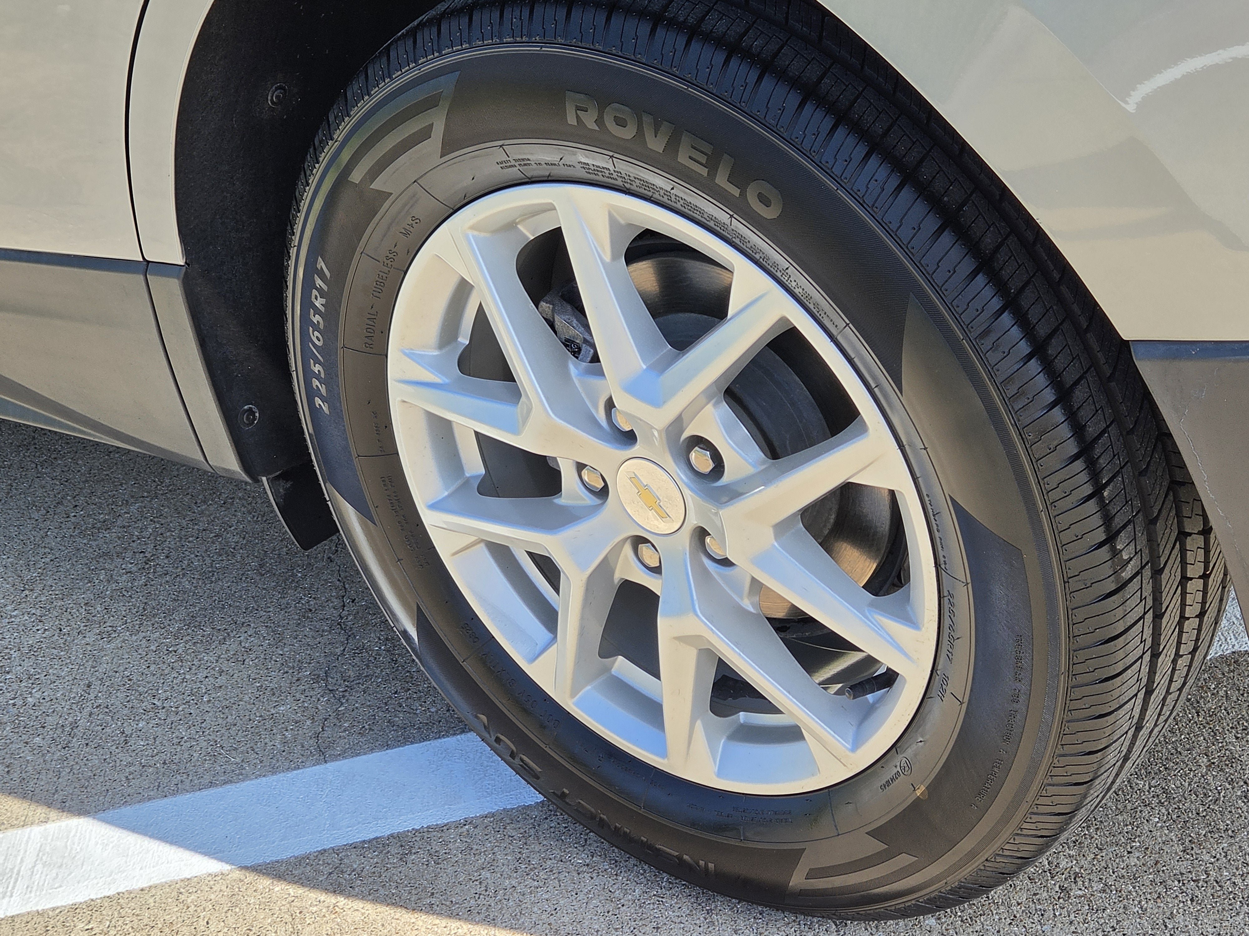 Used 2024 Chevrolet Equinox LS w/ Driver Confidence II Package FWD image 7