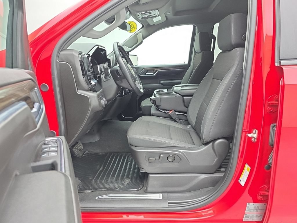 Used 2024 Chevrolet Silverado 1500 LT AWD/4WD image 14