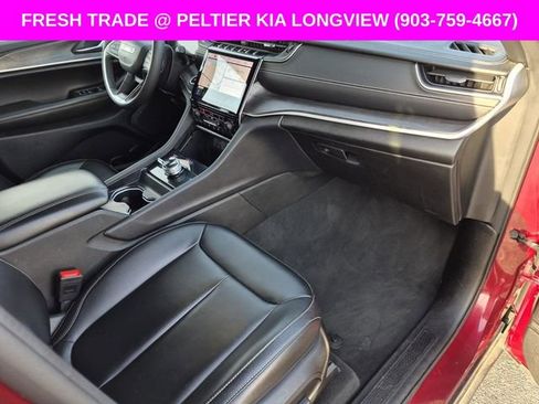 Used 2024 Jeep Grand Cherokee Limited image 13