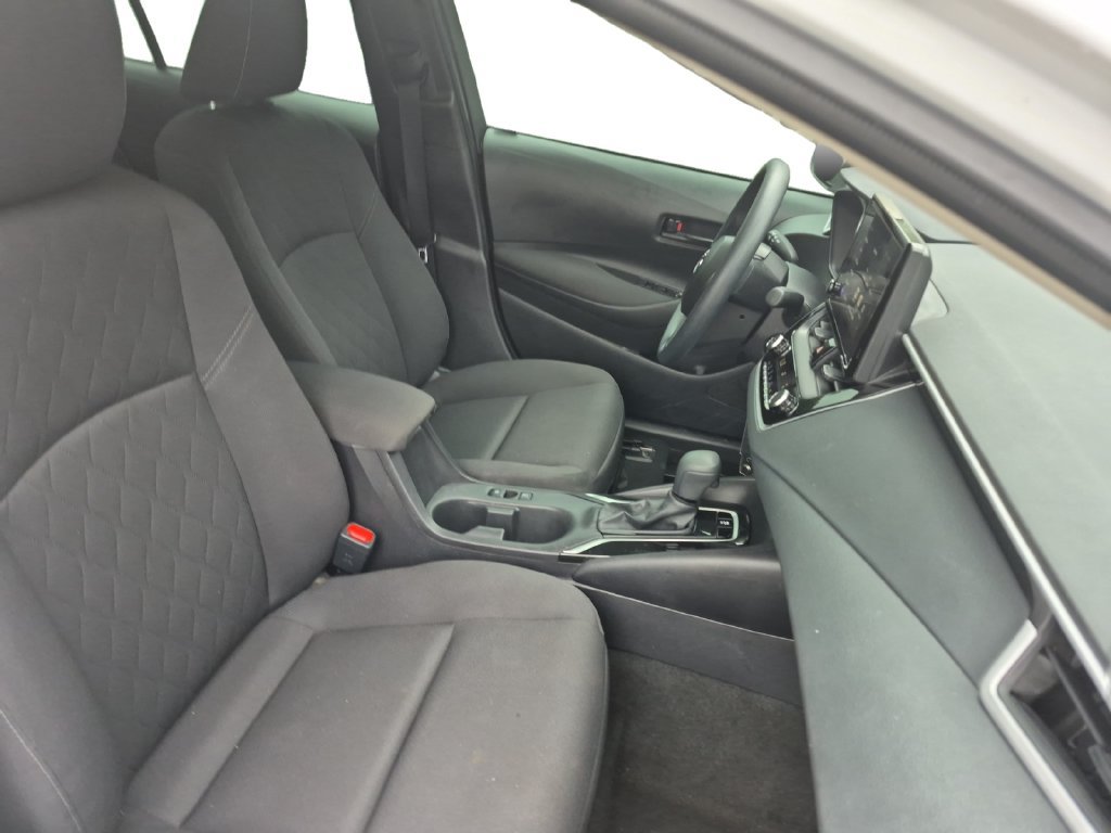 Used 2025 Toyota Corolla LE FWD image 15