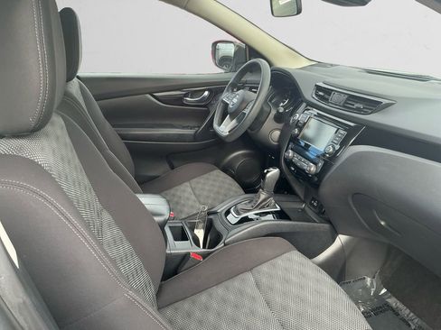 Used 2020 Nissan Rogue Sport SV image 15