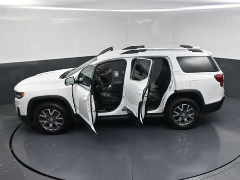 Used 2023 GMC Acadia SLT AWD/4WD image 29