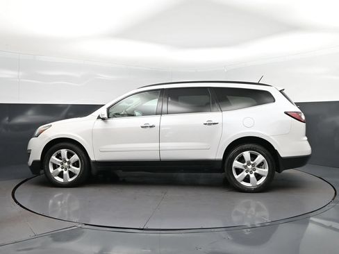 Used 2016 Chevrolet Traverse LT w/ Traveler's Package FWD image 4