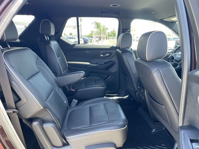 Used 2023 Chevrolet Traverse Premier FWD image 27