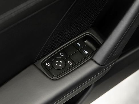 Certified 2025 Porsche 911 Carrera RWD image 19