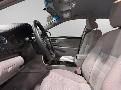 Used 2015 Toyota Camry LE image 22