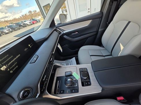 New 2025 MAZDA CX-90 Plug-In Hybrid w/ Preferred image 14