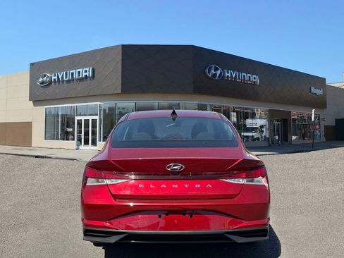 Certified 2023 Hyundai Elantra SEL w/ Convenience Package FWD image 6