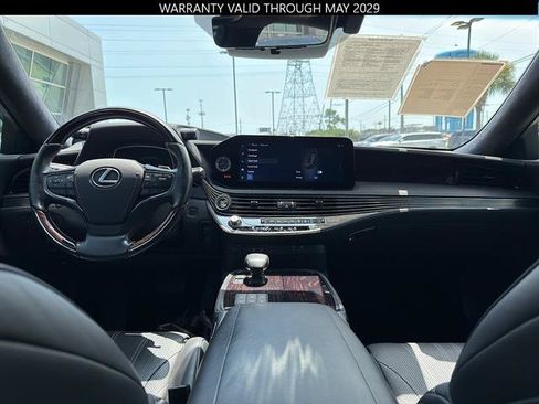 Certified 2023 Lexus LS 500 w/ Luxury Package RWD image 15