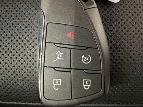 New 2025 Chevrolet Equinox EV LT image 28