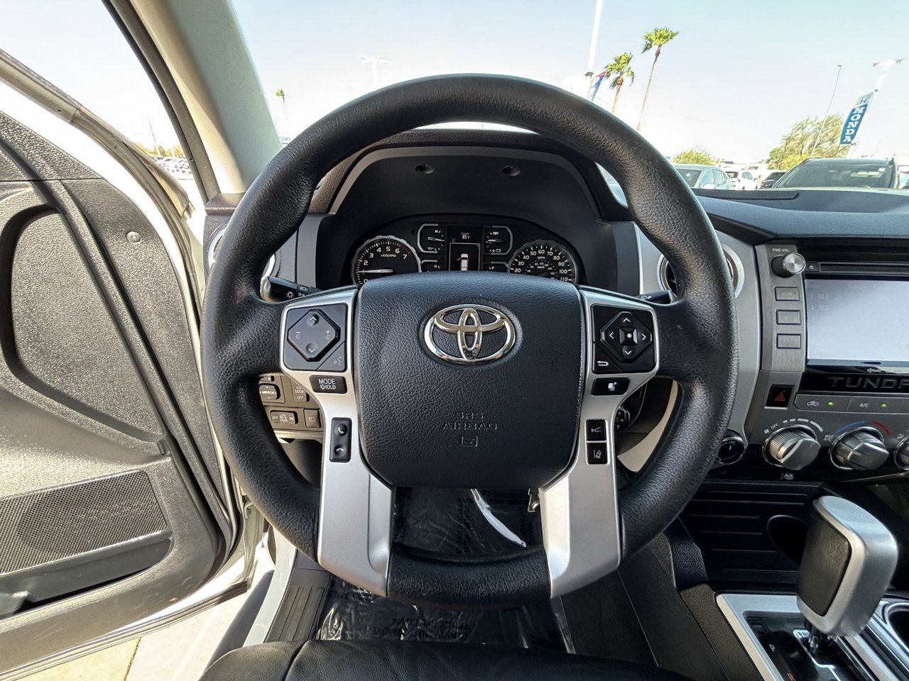 Used 2019 Toyota Tundra SR5 w/ SR5 Upgrade Package AWD/4WD image 24