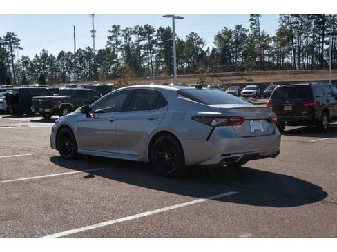 Used 2024 Toyota Camry XSE image 9