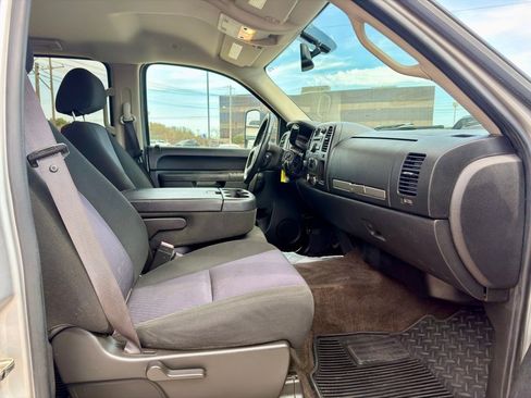 Used 2011 GMC Sierra 2500 SLE w/ SLE Preferred Package image 12