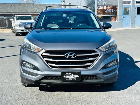 Used 2016 Hyundai Tucson SE w/ Option Group 02 FWD image 2