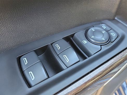 Used 2021 Chevrolet Silverado 1500 LT image 17