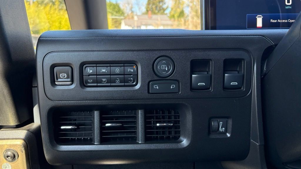 Used 2024 Chevrolet Brightdrop 600 w/ Battery Pack, Max Range AWD/4WD image 24