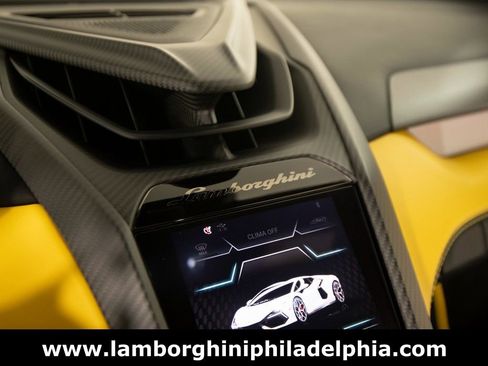 Used 2024 Lamborghini Revuelto AWD/4WD image 21
