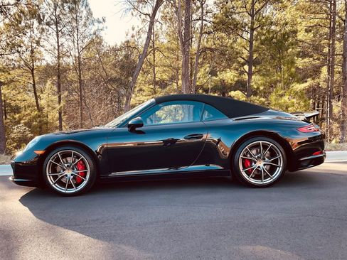 Used 2019 Porsche 911 Carrera S image 8