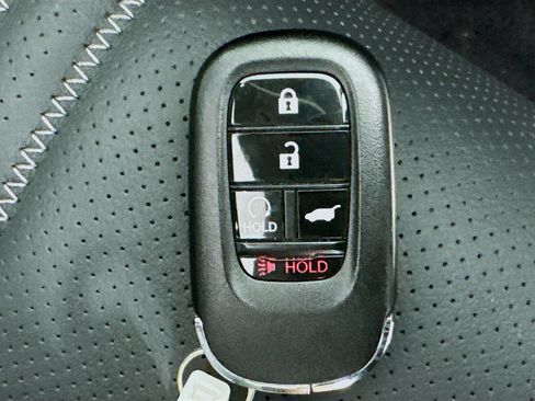 Certified 2026 Honda HR-V EX-L image 38