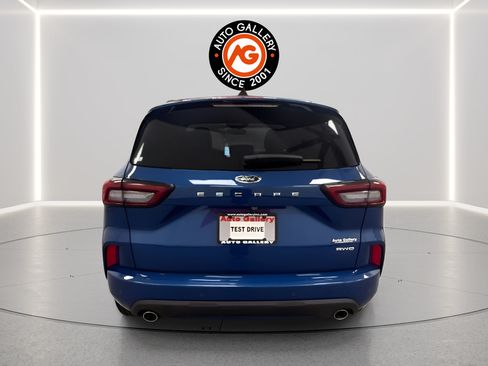 Used 2023 Ford Escape ST-Line Elite AWD/4WD image 4