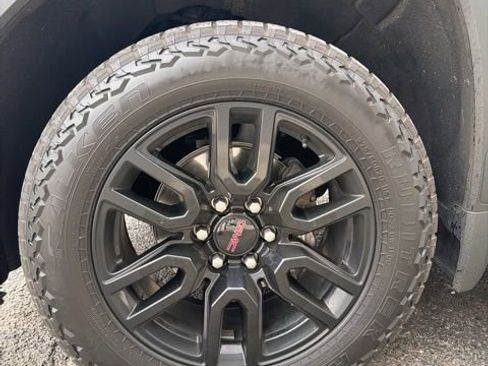 Used 2021 GMC Sierra 1500 Elevation w/ Preferred Package image 6