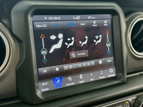 Used 2023 Jeep Gladiator Rubicon w/ LED Lighting Group image 16