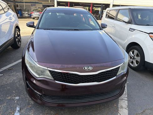 Used 2017 Kia Optima LX w/ Driver Convenience Package FWD image 2