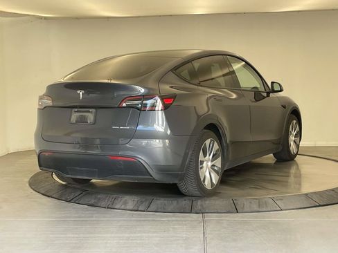 Used 2022 Tesla Model Y Long Range AWD/4WD image 5
