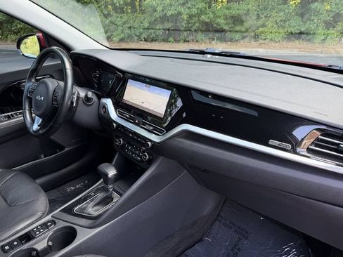 Certified 2022 Kia Niro EX Premium FWD image 34