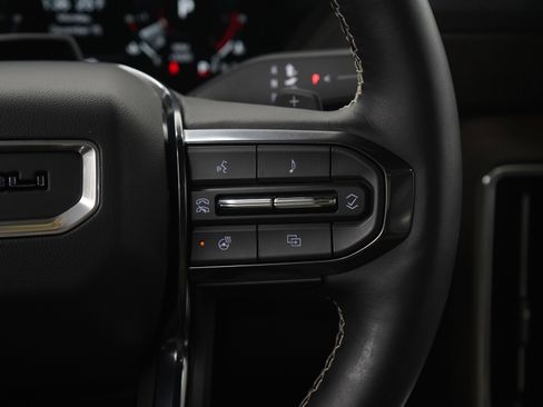 Used 2025 GMC Yukon Denali Ultimate w/ LPO, Floor Liner Package image 33