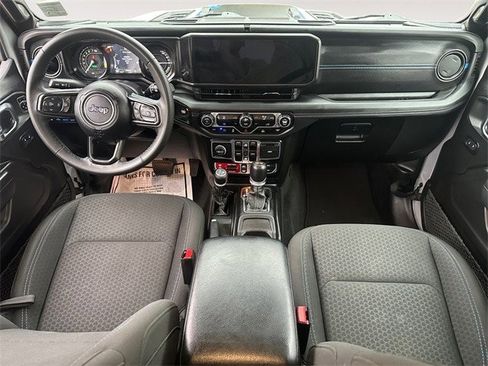 Used 2024 Jeep Wrangler Unlimited Rubicon 4xe image 10
