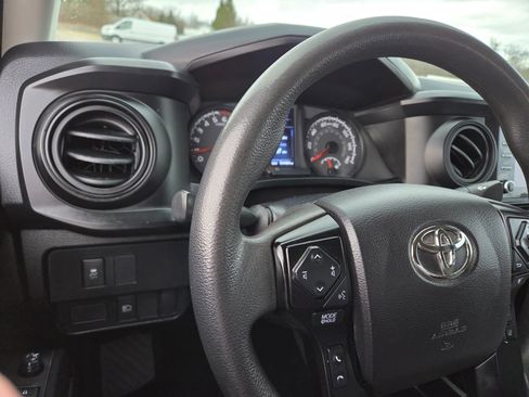 Used 2021 Toyota Tacoma SR image 7