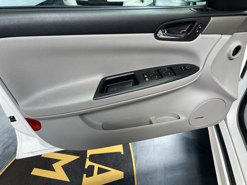 Used 2009 Chevrolet Impala SS w/ Convenience Package image 31