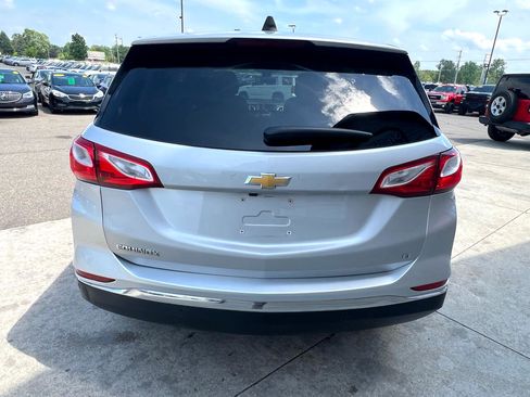 Used 2020 Chevrolet Equinox LT w/ Driver Convenience Package image 6
