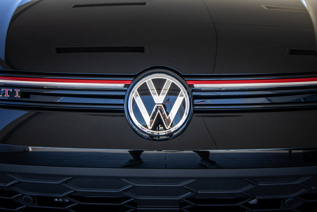 New 2026 Volkswagen GTI SE FWD image 8