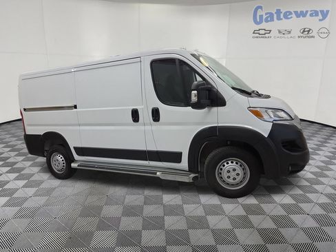 Used 2025 RAM ProMaster 2500 w/ U-Haul Equipment Group FWD image 1
