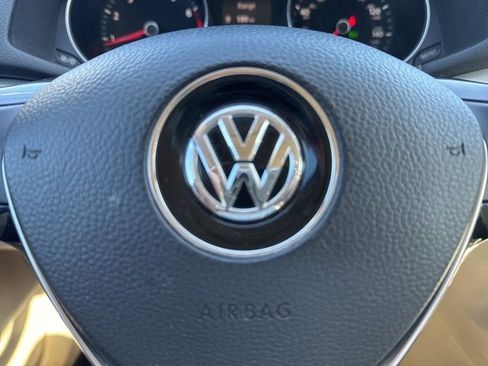 Used 2017 Volkswagen Passat 1.8T R-Line image 24