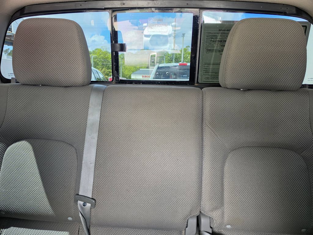 Used 2016 Nissan Frontier SV RWD image 30