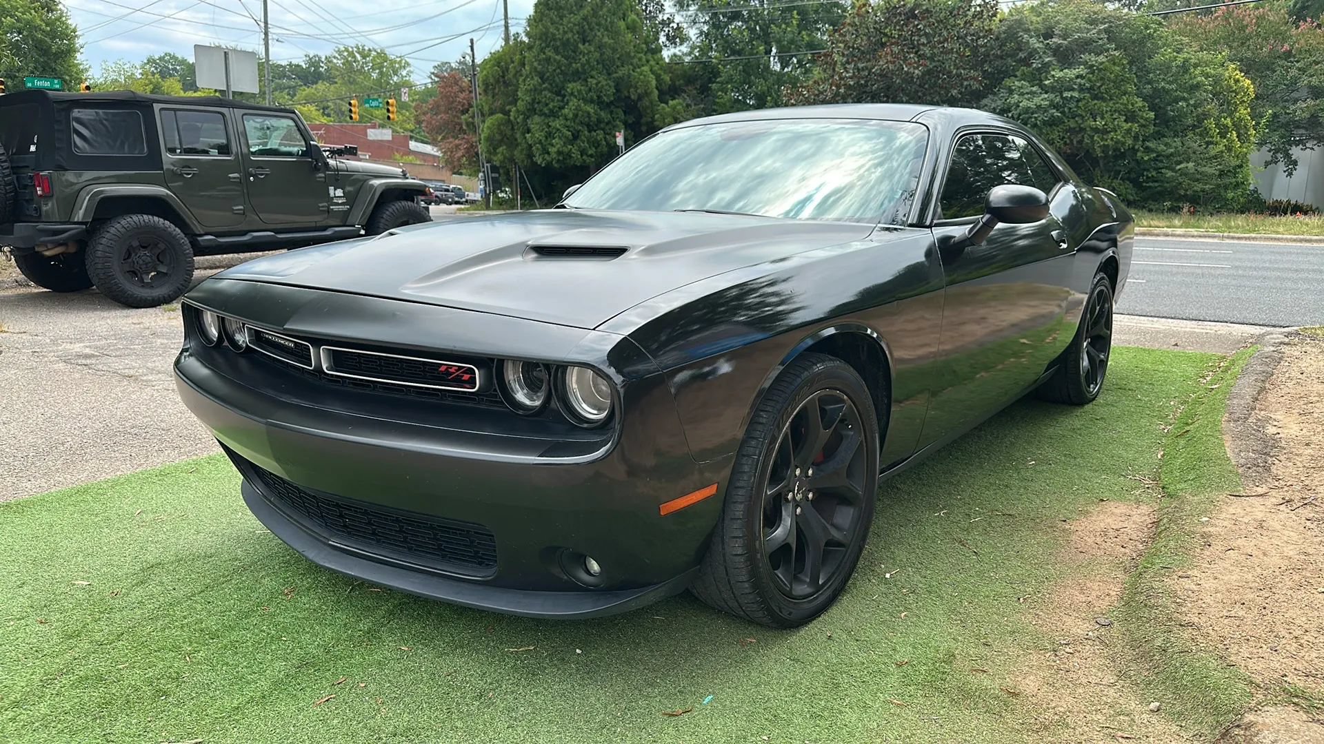 Used 2015 Dodge Challenger R/T Plus RWD image 3