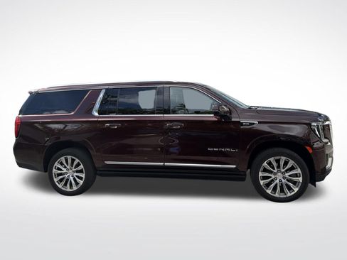 Used 2022 GMC Yukon XL Denali w/ Max Trailering Package AWD/4WD image 4