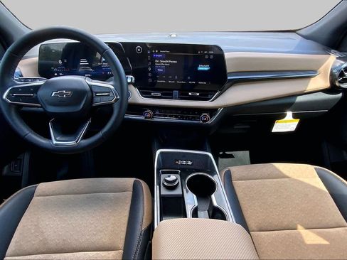 Used 2025 Chevrolet Equinox ACTIV w/ Safety and Technology Package FWD image 16
