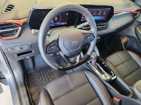 Certified 2025 Chevrolet TrailBlazer RS w/ Convenience Package image 2