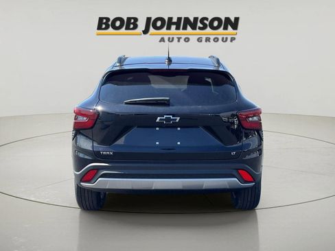 New 2026 Chevrolet Trax LT w/ LT Convenience Package FWD image 4