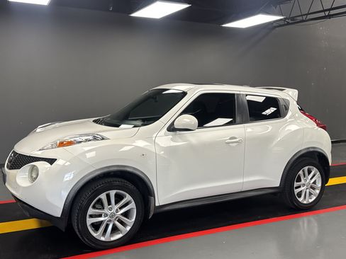 Used 2013 Nissan Juke SL FWD image 2